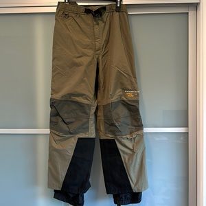 Men’s Green Mountain Hard Wear Conduit ski/snow board pants, size M